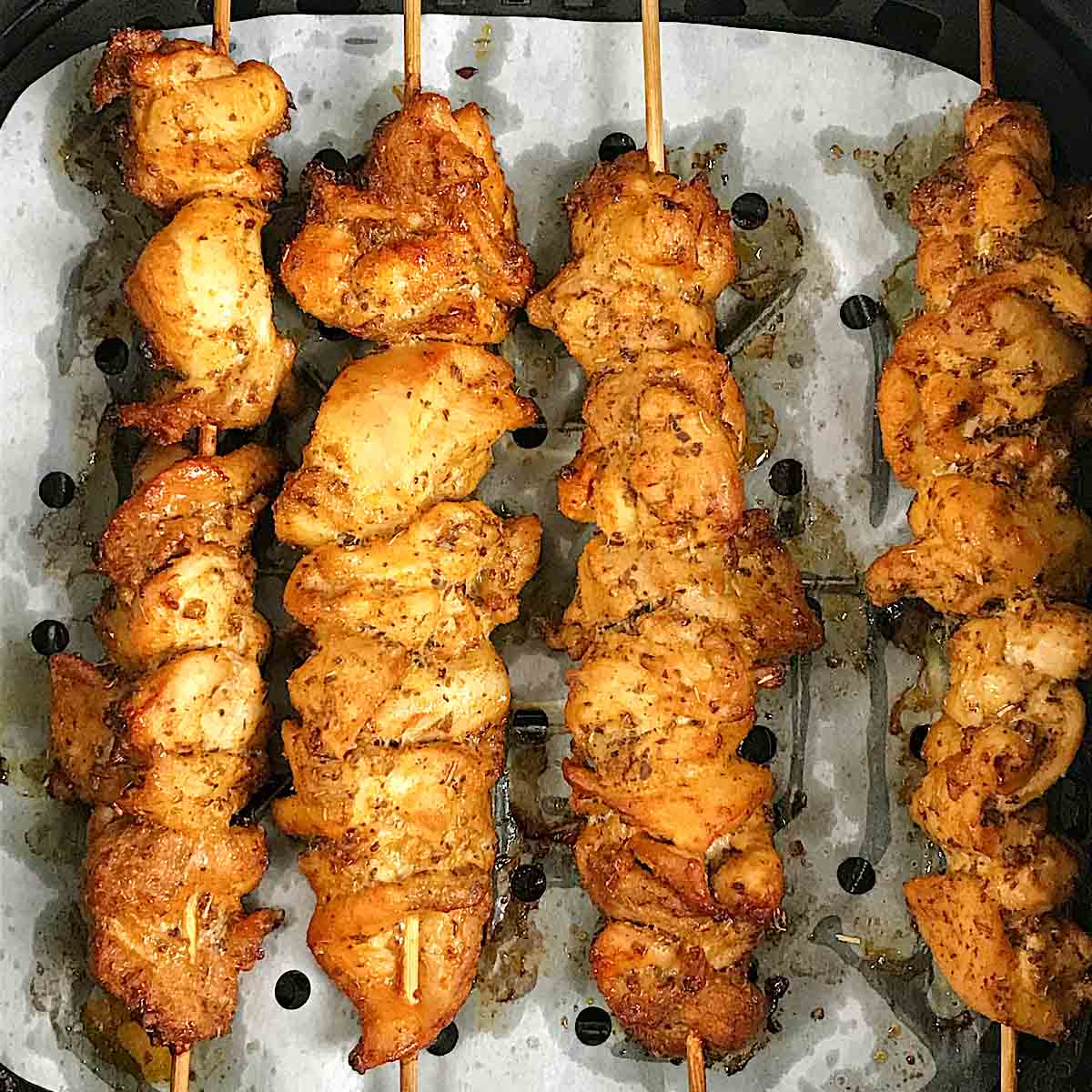 15-Minute Air Fryer Chicken Kabobs (Chicken Skewers) - Hungry Paprikas